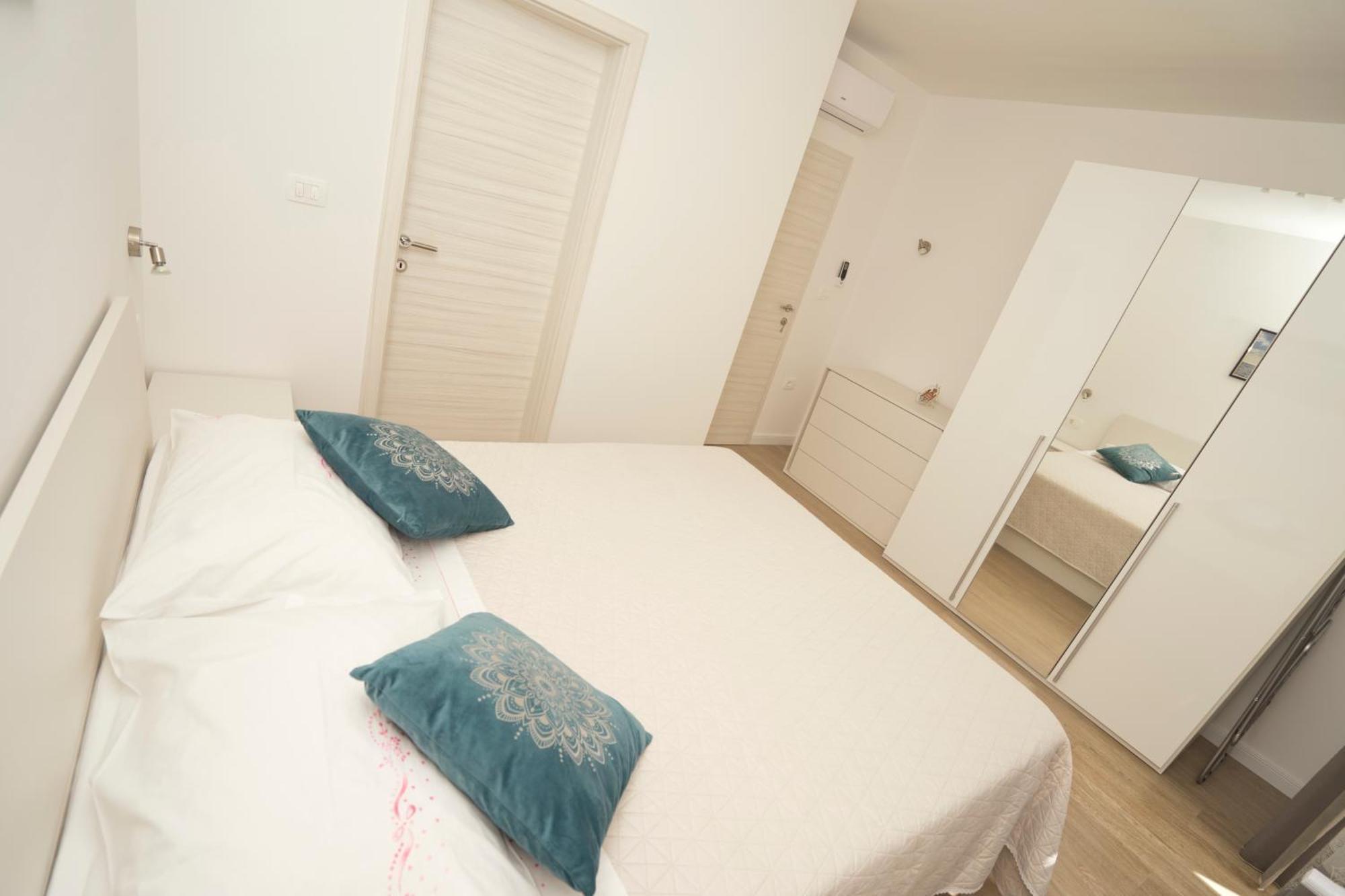 Riviera Blue Apartments With Seaview, Private Whirlpools And Parking Near Opatija Opric Exterior foto